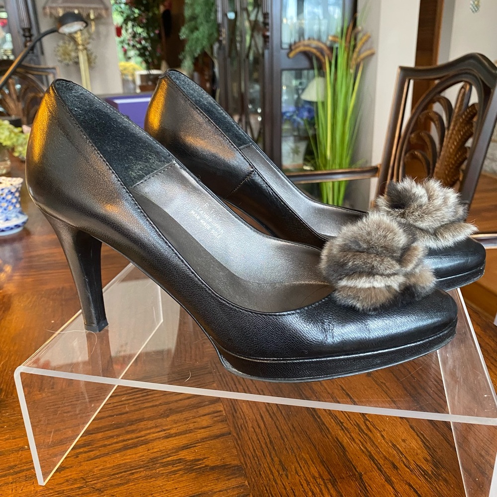 CARISMA Size 8 Black leather with Grey furry PomPom 3.75” heel on platform Pump - Picture 2 of 8